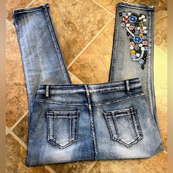 NorthStyle Blue Ankle Cropped Jeans with Embroidery - Picture 4 of 6